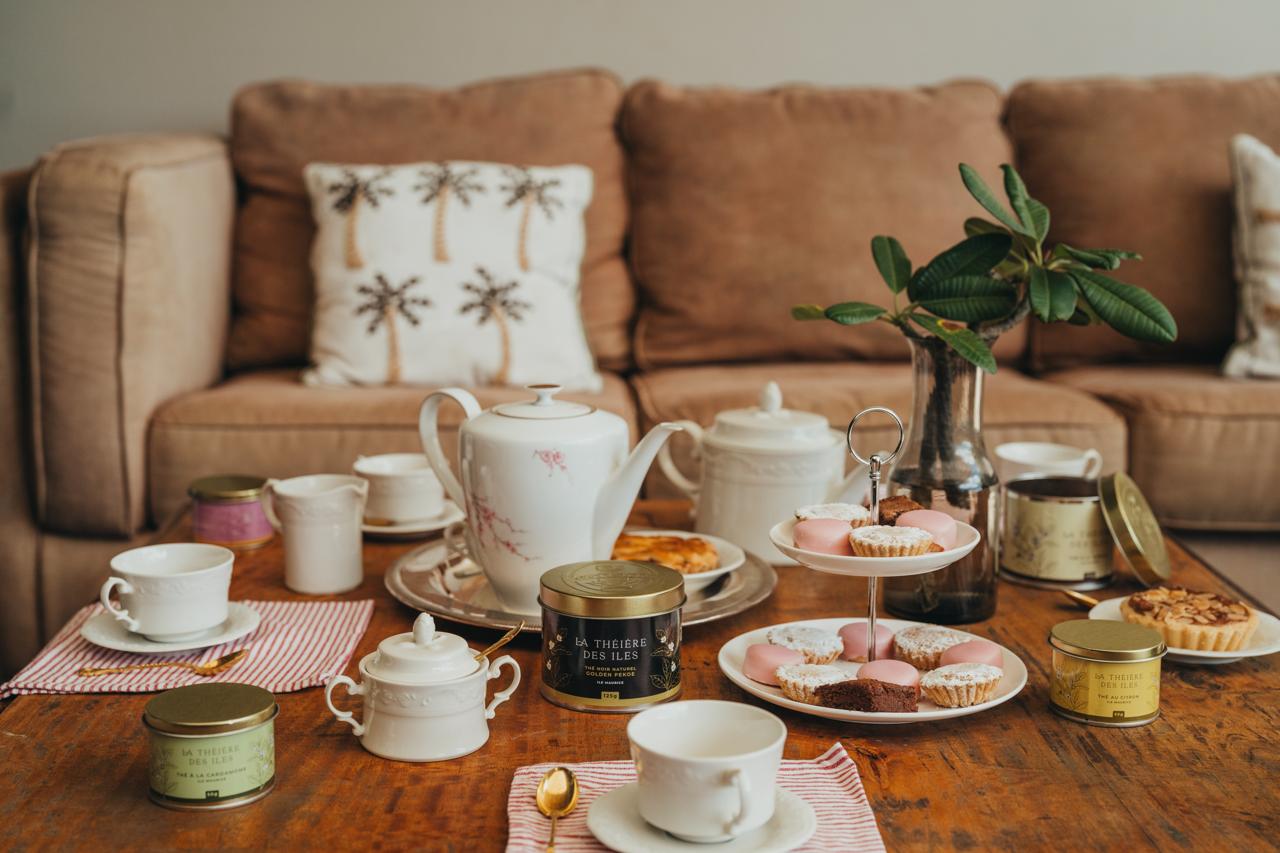 Théière des Îles – The Language of Gifting: When Tea Becomes a Gesture